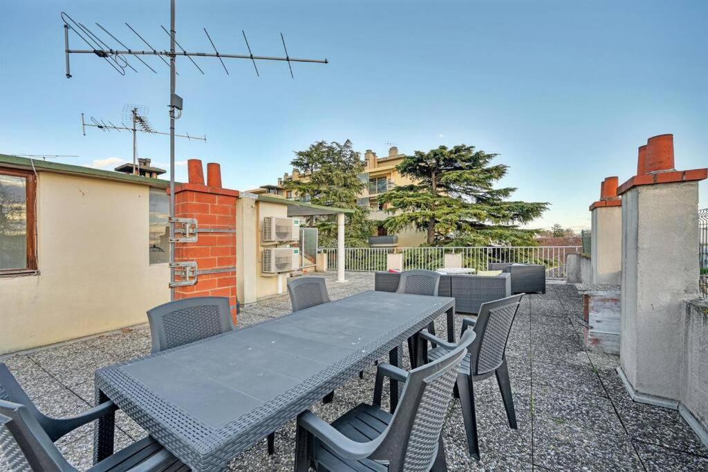 The Rooftop - Ac Clim - Wi-Fi - Parking Gratuit Dans La Rue Avinhão Exterior foto